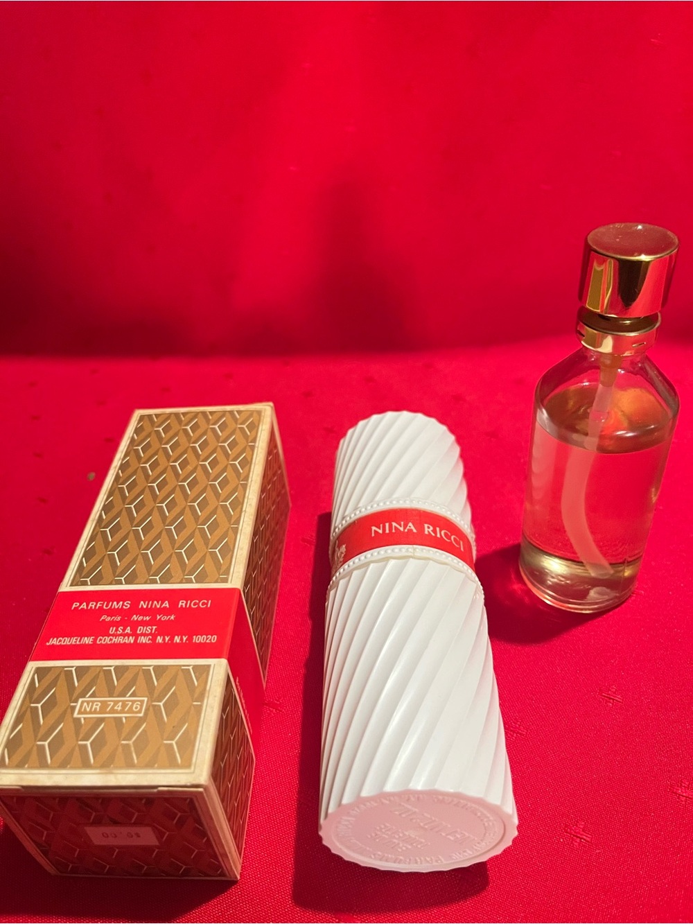Vintage Nina Ricci Paris Perfume bottle